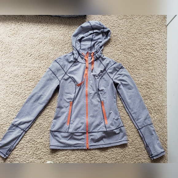 Zella Sweatshirt, Size Small, Excellent Condition - Picture 2 of 5